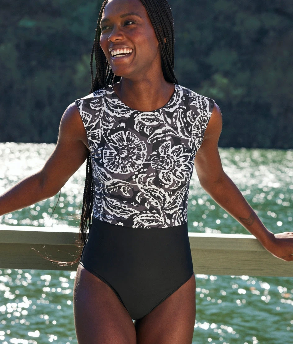 The Surf - Batik In Sea Urchin & White Sand 1 The Surf - Batik In Sea Urchin & White Sand